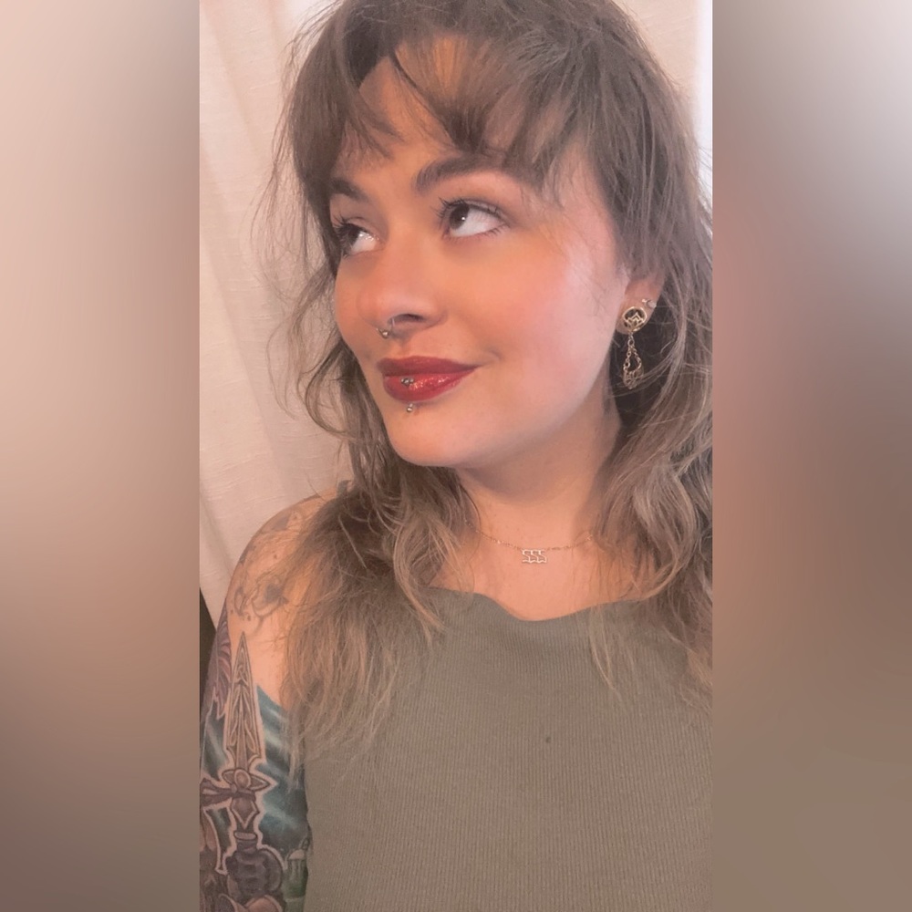 Meet your Posher, Sierra